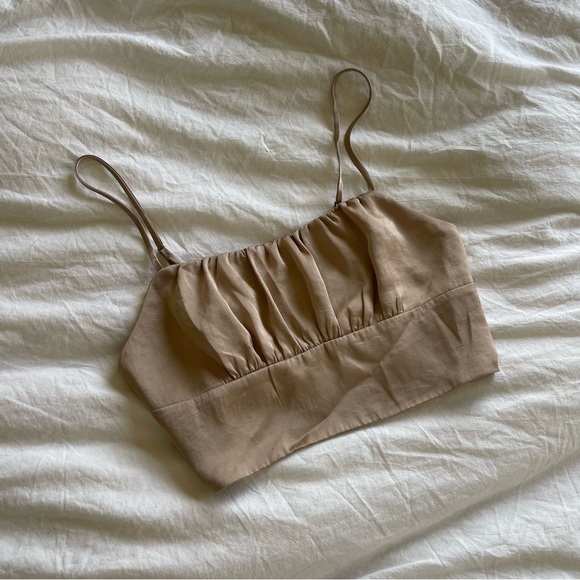 Aritzia Tops - Wilfred satin tank cami top